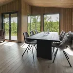 Vakantiehuis Nydelig Og Moderne Pa Kikut - 6 Senger, 4 Soverom Og Jacuzzi