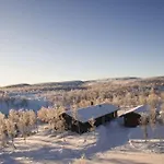 Vakantiehuis Nydelig Og Moderne Pa Kikut - 6 Senger, 4 Soverom Og Jacuzzi
