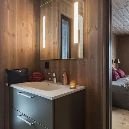 Сasa de vacaciones Nydelig Og Moderne Pa Kikut - 6 Senger, 4 Soverom Og Jacuzzi *