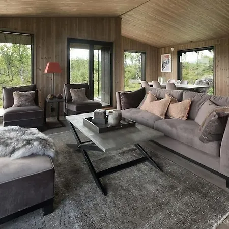 Nydelig Og Moderne Pa Kikut - 6 Senger, 4 Soverom Og Jacuzzi Сasa de vacaciones Geilo