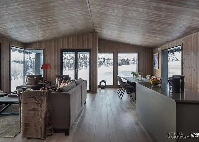 Nydelig Og Moderne Pa Kikut - 6 Senger, 4 Soverom Og Jacuzzi * Гейло