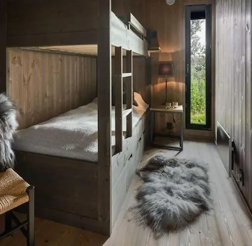 Nydelig Og Moderne På Kikut - 6 Senger, 4 Soverom Og Jacuzzi Feriehus