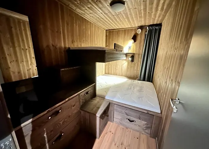 Дом отдыха Nydelig Og Moderne Pa Kikut - 6 Senger, 4 Soverom Og Jacuzzi Гейло