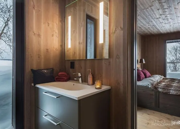 펜션 Nydelig Og Moderne Pa Kikut - 6 Senger, 4 Soverom Og Jacuzzi *